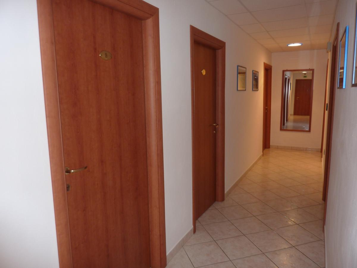 Hotel Barbarossa Порт-Аццурро Экстерьер фото